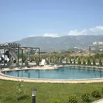 Salam Residence 2 - Ladies-Only Pool & Family Pools