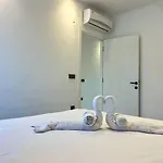 Salam 2 - Woman Pool - Experience Apartmán *