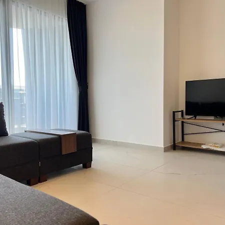 Salam 2 - Woman Pool - Experience Apartment