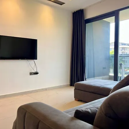 Salam 2 - Woman Pool - Experience 阿拉尼亚