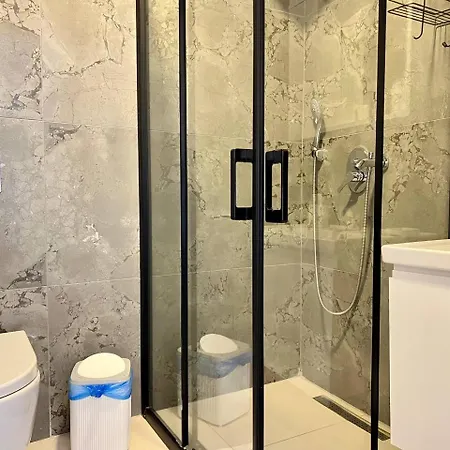 Salam 2 - Woman Pool - Experience 阿拉尼亚