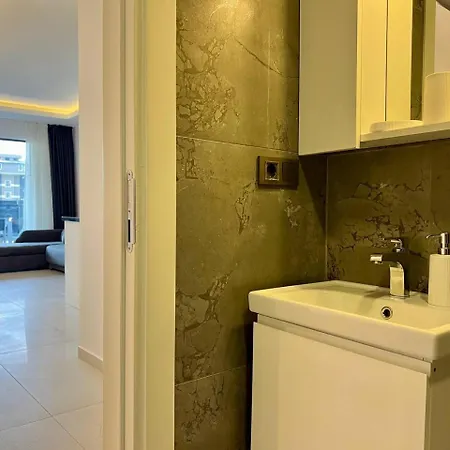 Apartment Salam 2 - Woman Pool - Experience