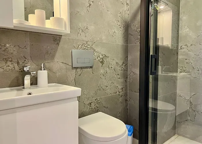 Salam 2 - Woman Pool - Experience